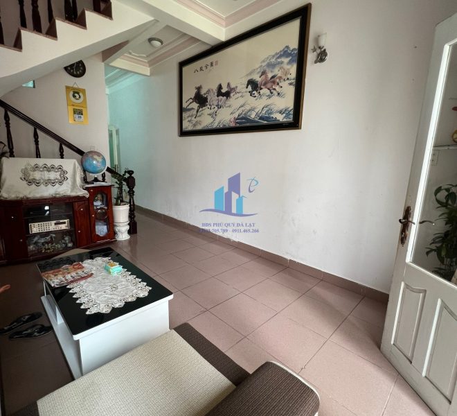 z4470759558484_ae746301cd92f6b594f1873c0796a65d